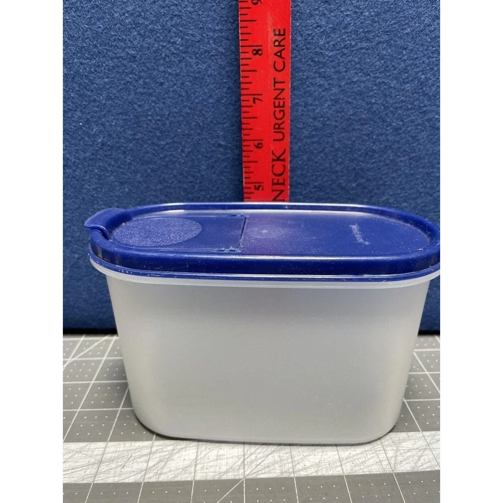 Tupperware Modular Mates Oval #2 Container 1.1 Liter Blue Seal #1612 Pour